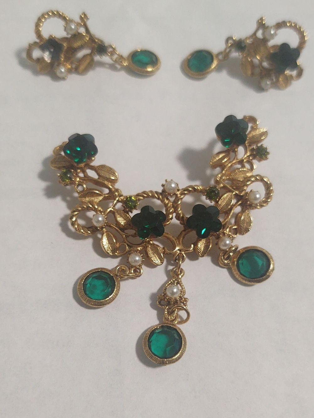 Victorian Teardrop Design Brooch With Matching Earrings